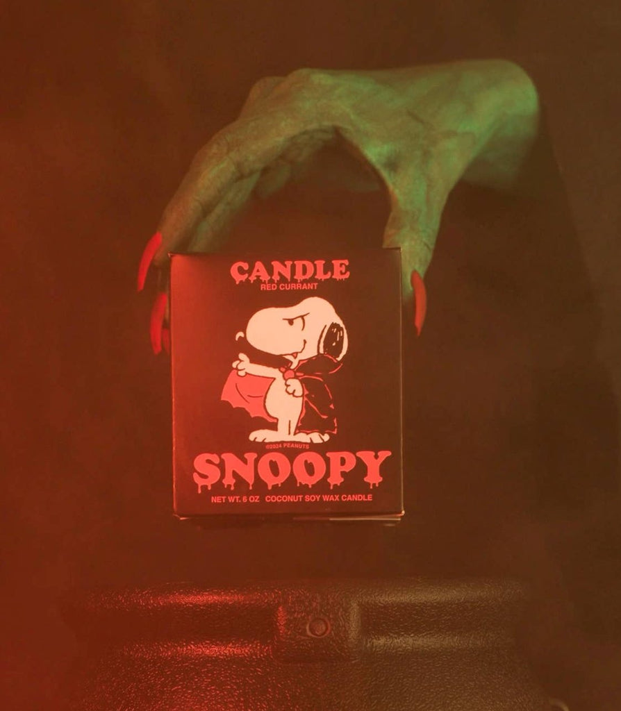 3P4 x Peanuts® Candle in Snoopy Dracula