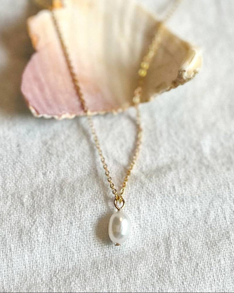 Dainty Pearl Necklace