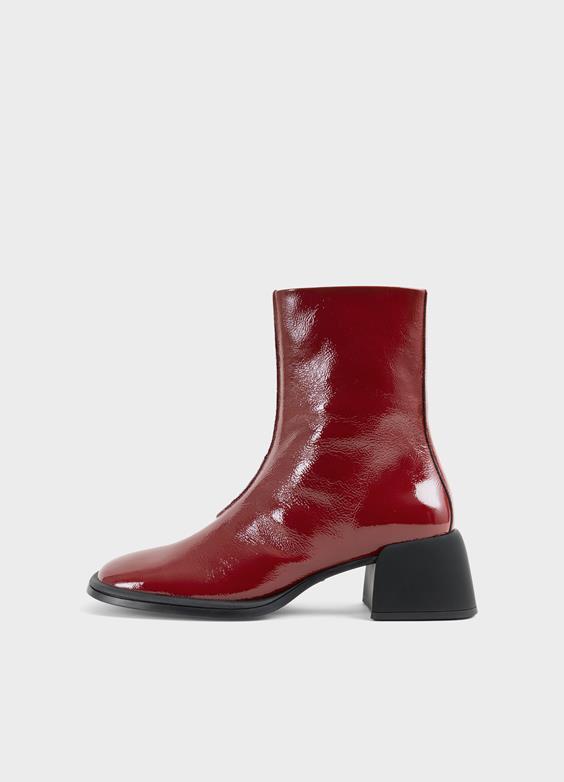 Ansie Boots in Dark Red