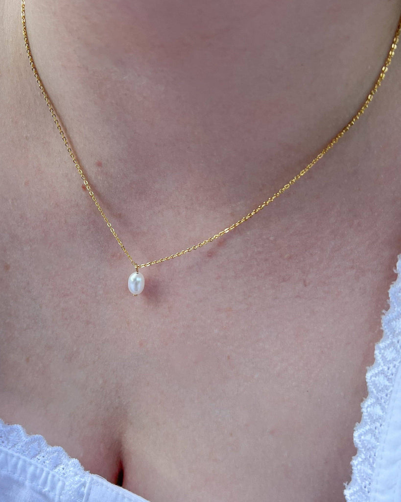 Dainty Pearl Necklace