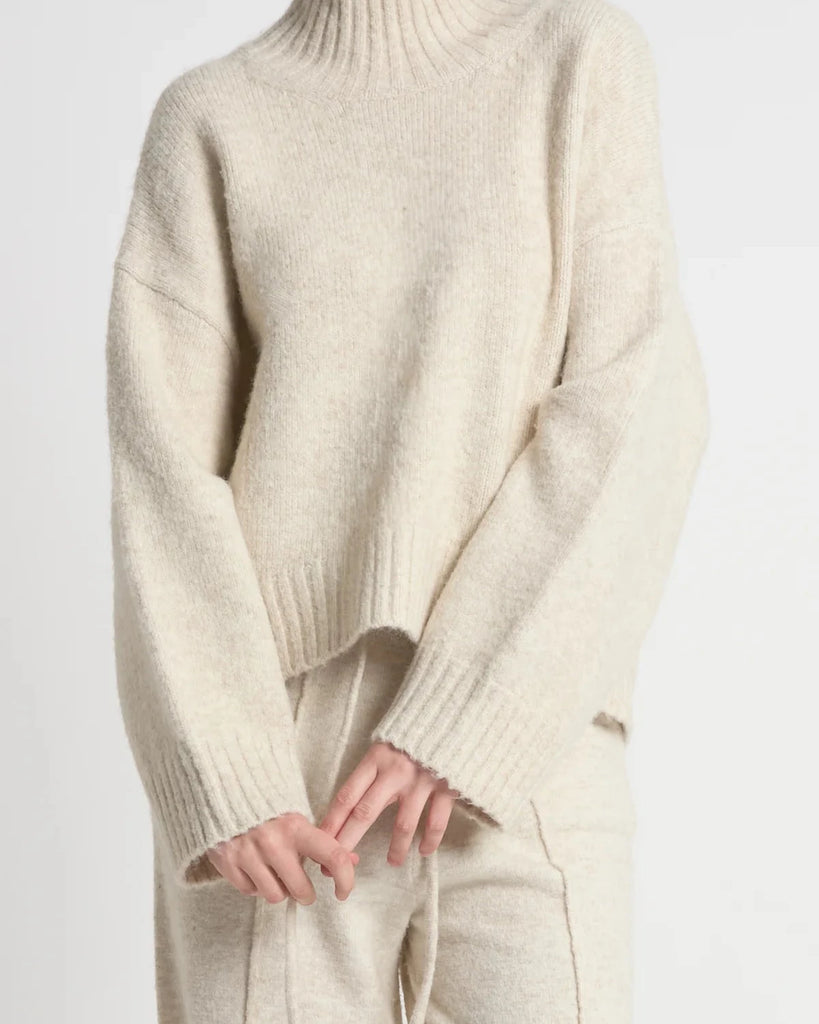 Chunky Mockneck Sweater in Beige