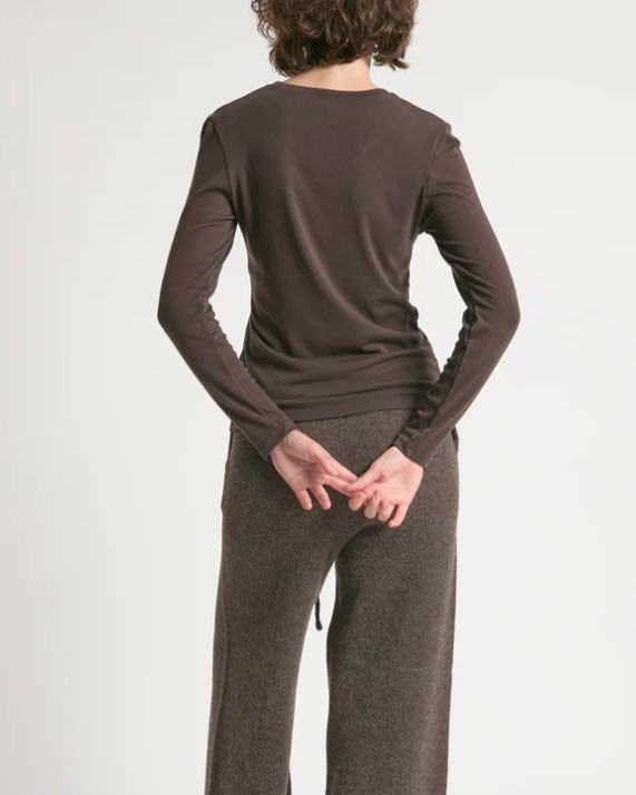 Ultra Stretch Seam Top in Mocha
