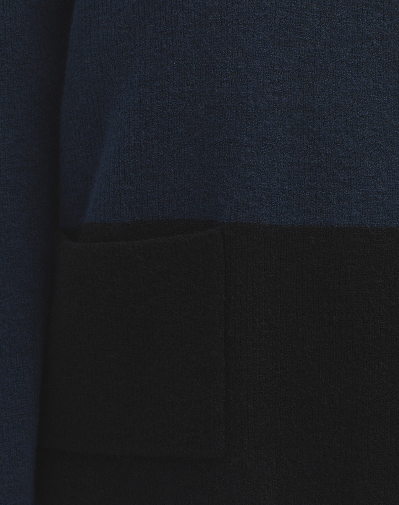 Bicolor Sweater in Navy