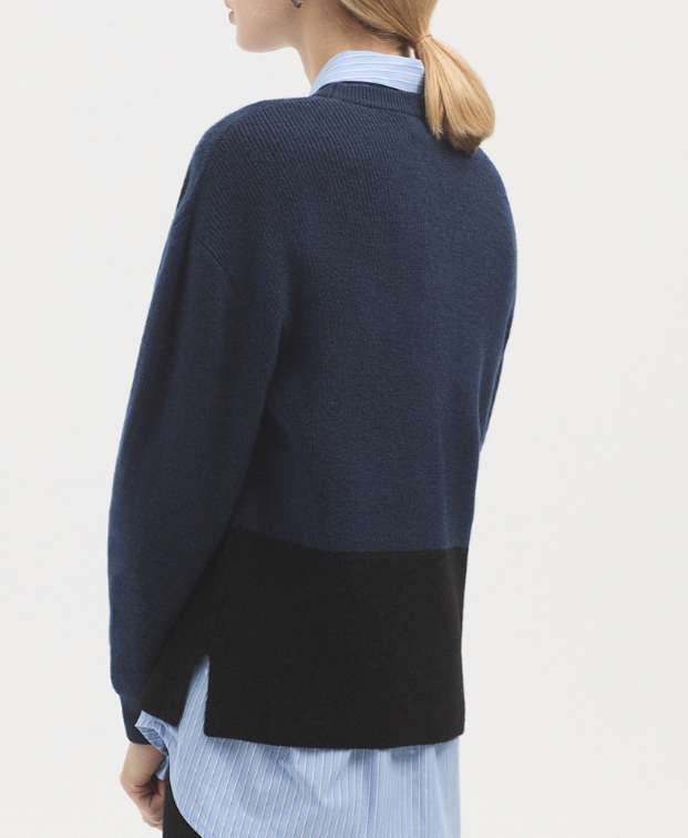 Bicolor Sweater in Navy