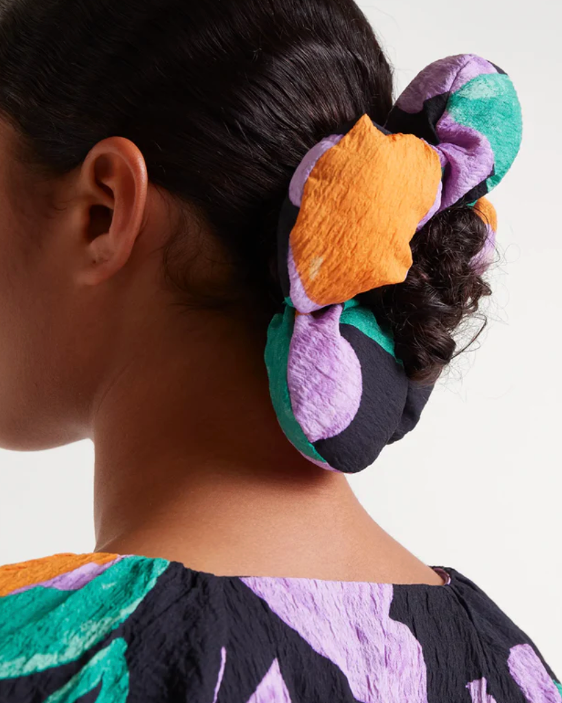 Flower Scrunchie in Apricot