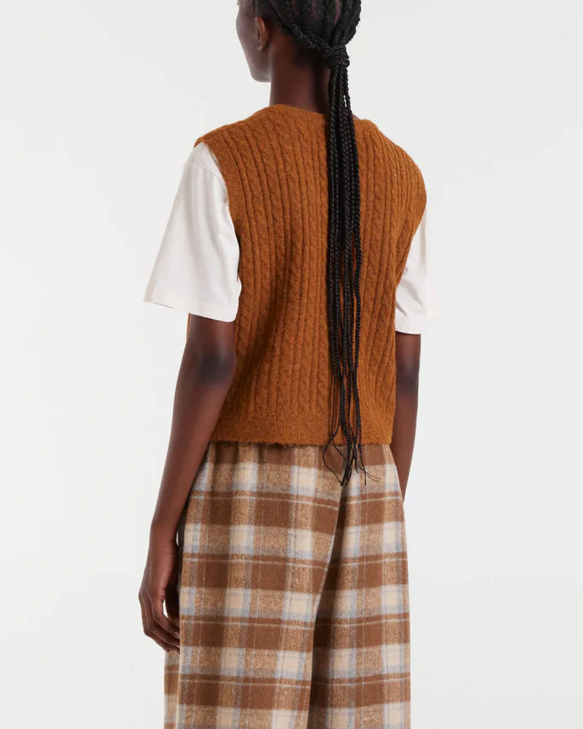 Cable knit Vest in Brown