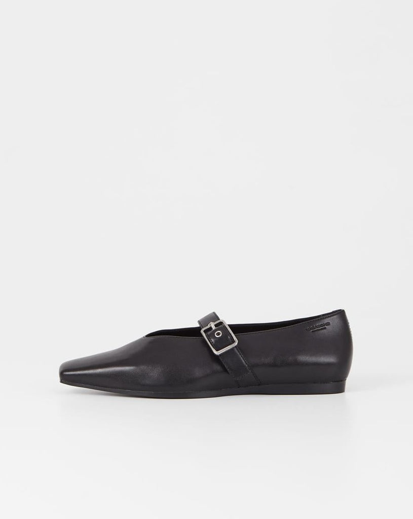 Wioletta Flats in Black