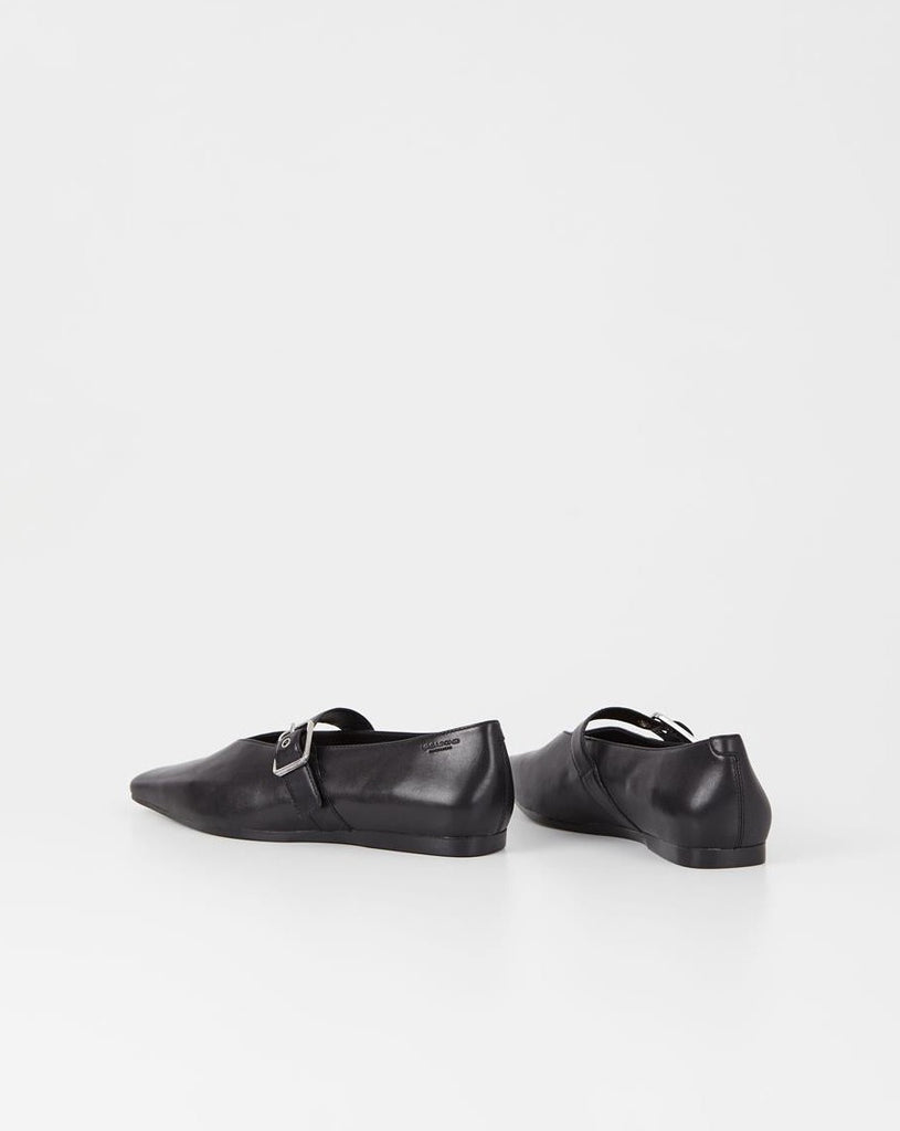 Wioletta Flats in Black