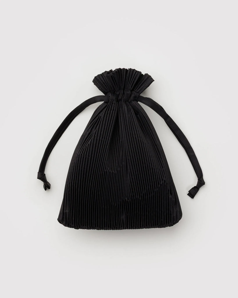Pleated Baggu in Black